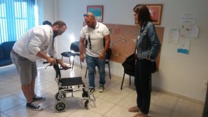 EL CLUB 5PLILLO LANZAROTE DONA UNA SILLA INFANTIL