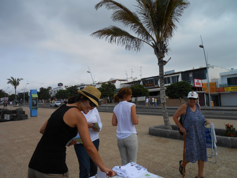 prevencion-contra-el-cancer-de-piel-en-puerto-del-carmen-012-8